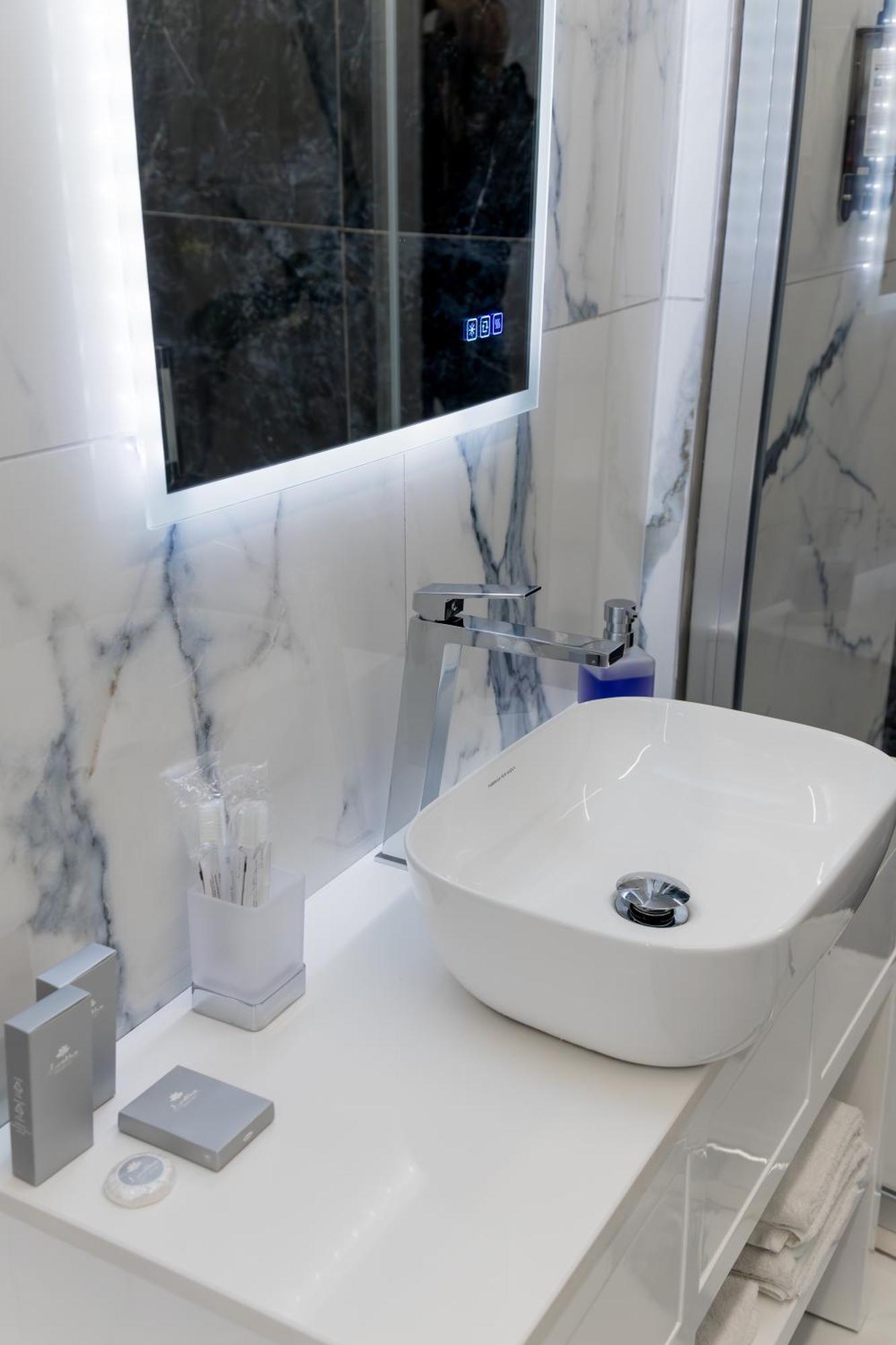 Augusto Marina Apartment กาปรี ภายนอก รูปภาพ