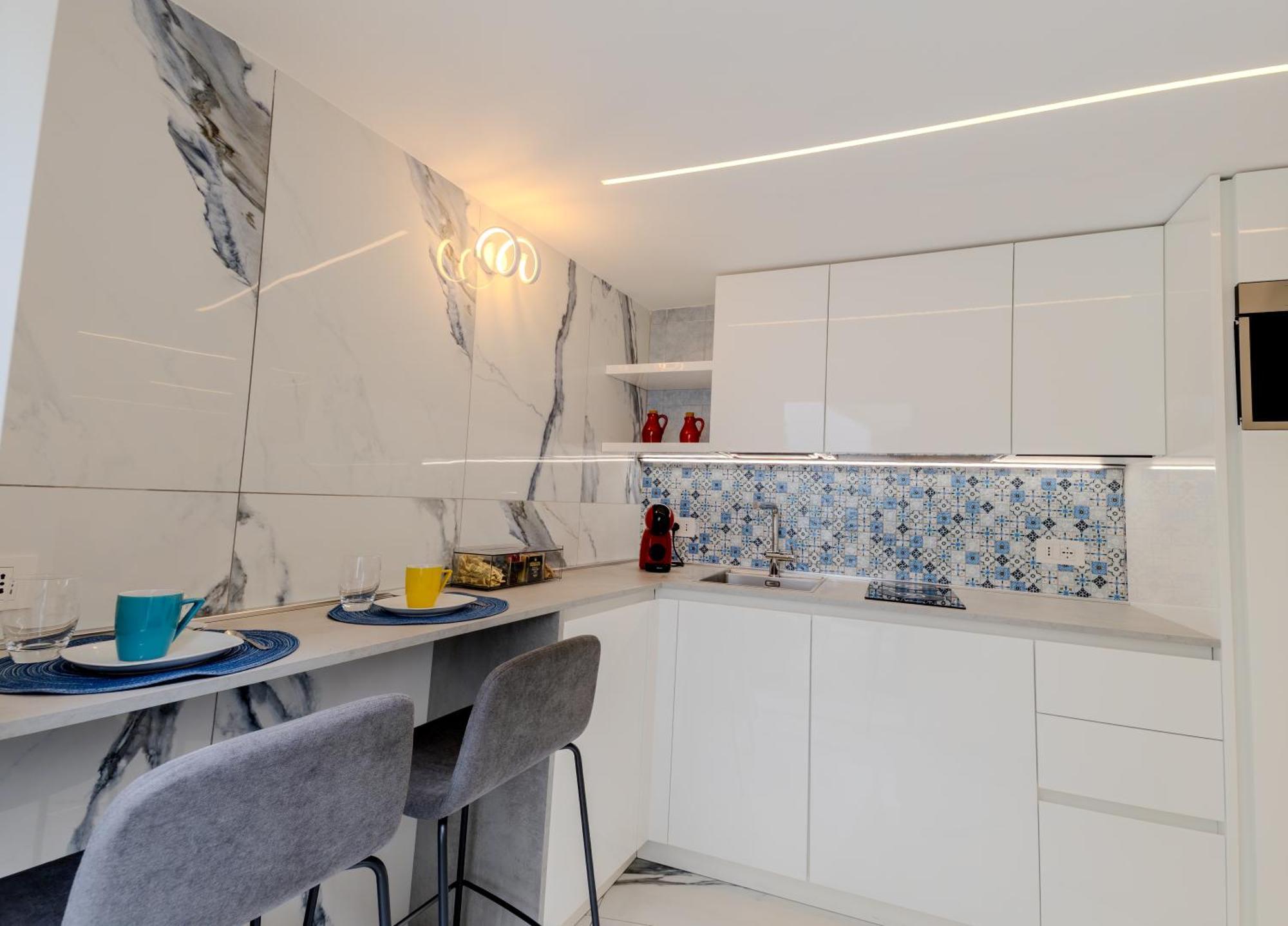 Augusto Marina Apartment กาปรี ภายนอก รูปภาพ